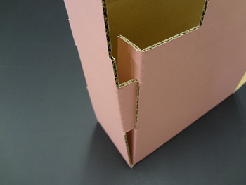 ピンクのバック用箱-組立2