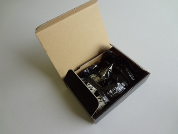 コートベタ黒の飴用梱包の組立3